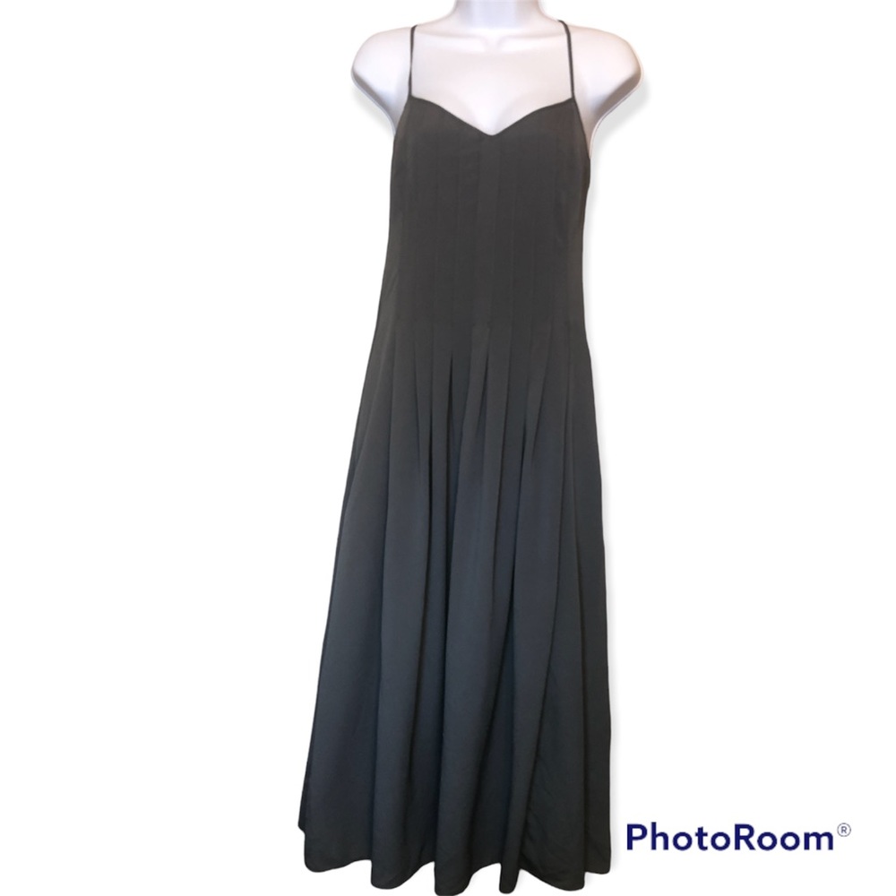 BANANA REPUBLIC SIZE 2 SEMIFORMAL GREY CREPE SPAGHETTI STRAP PIN-TUCK DRESS